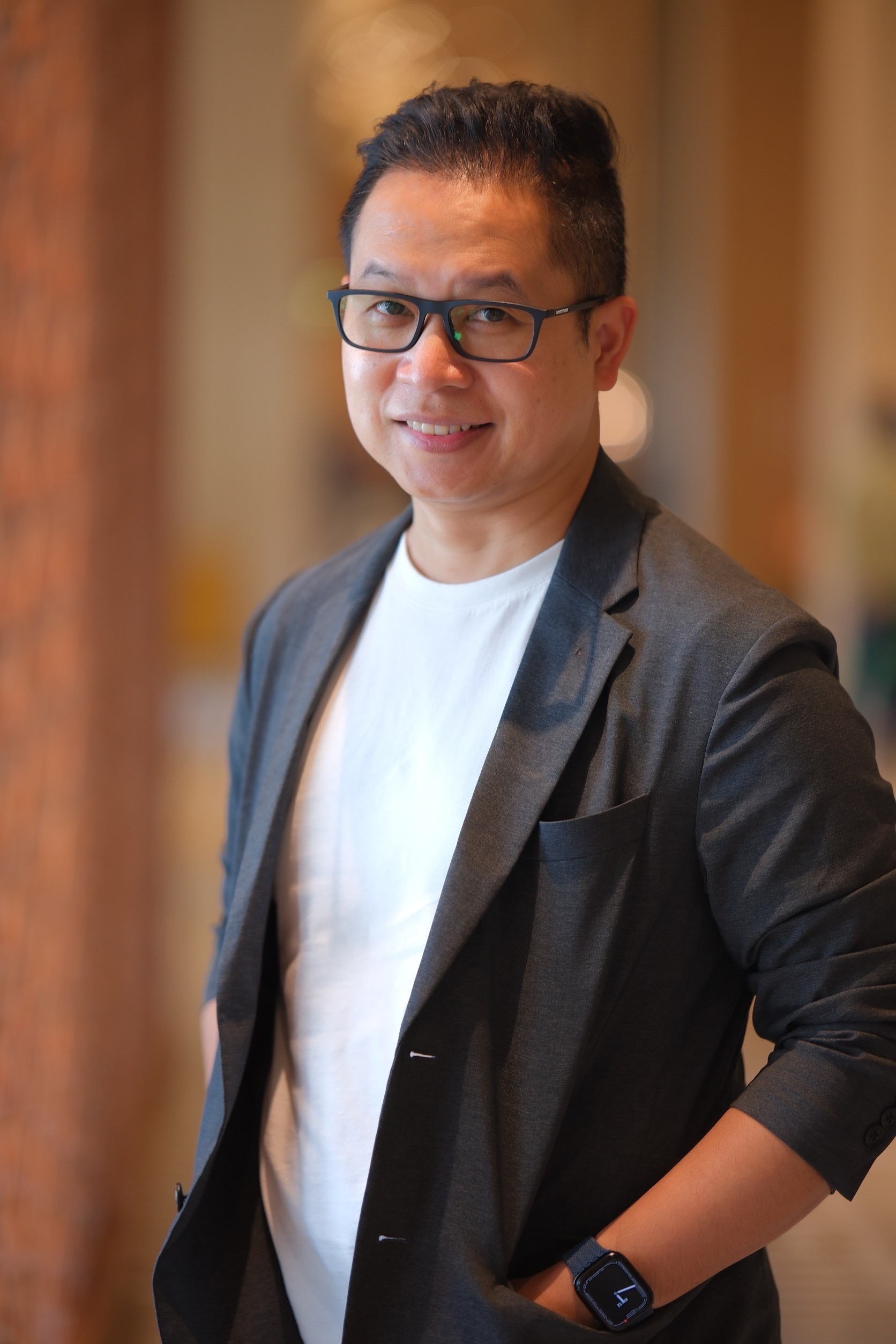 Ob Attapon — Founder & CEO, Dev Design Corner